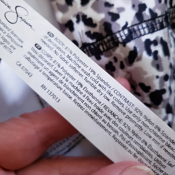 Jessica Simpson NWOT Black Animal Print Tummy-Control 7'' Bike Shorts - S - Picture 11 of 12